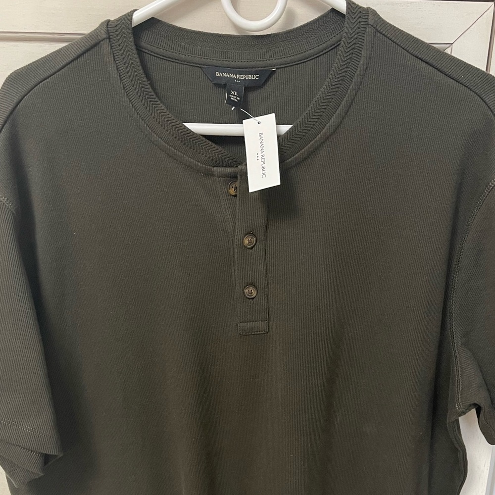 Men’s Banana Republic Henley Shirt, Size XL, Green | NWT